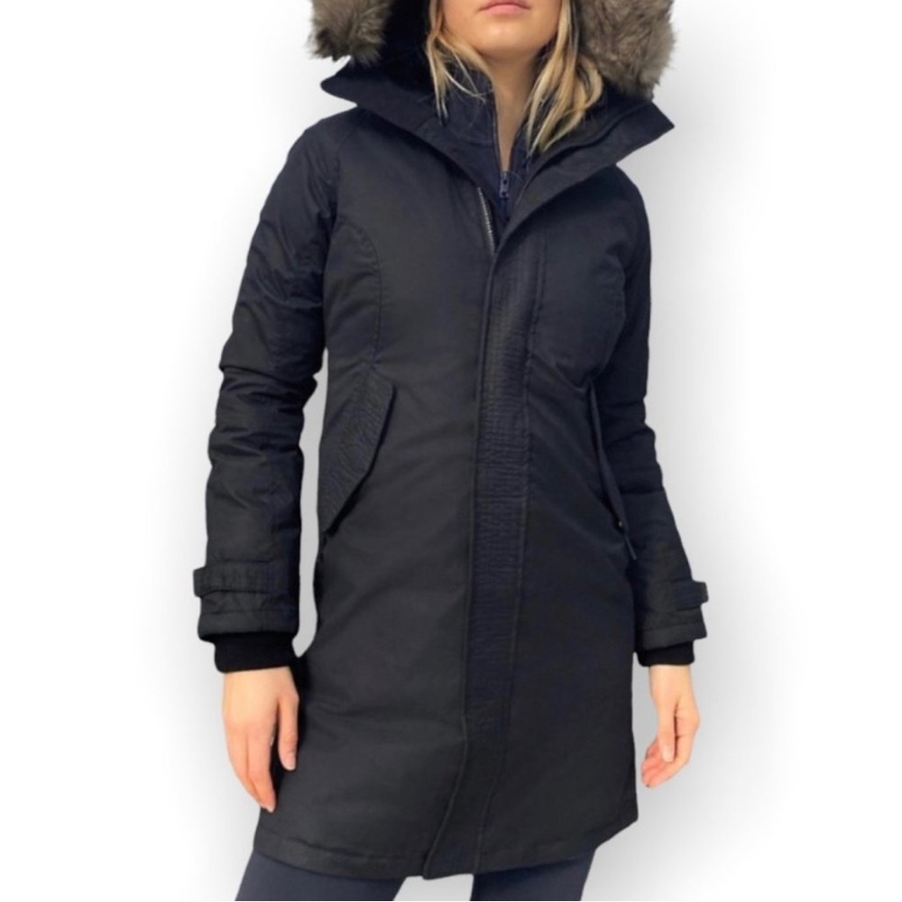 Aritzia TNA Aspen Black Winter Parka Jacket with brown fur trim hood - small